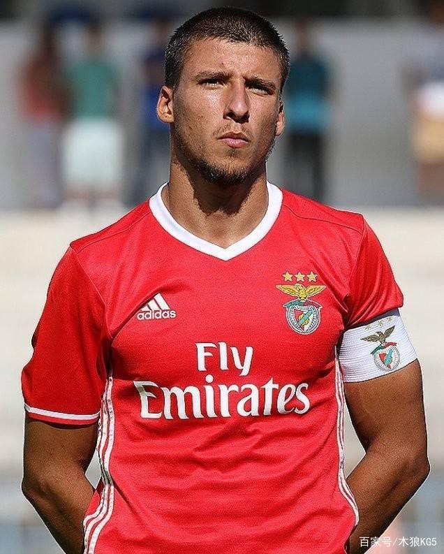 米兰体育官方网站-葡超倒计时；埃因霍温关键时刻官宣签约；细节引发关注；赛场秩序良好；轮换策略成焦点的简单介绍