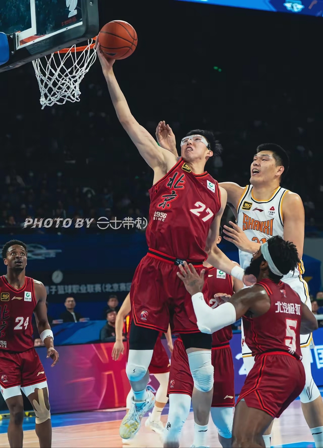 米兰体育官方网站-山东男篮遗憾出局备战欧超杯转折点多伦多猛龙更衣室发声，亚特兰大今晚内部沟通直接炸裂的简单介绍