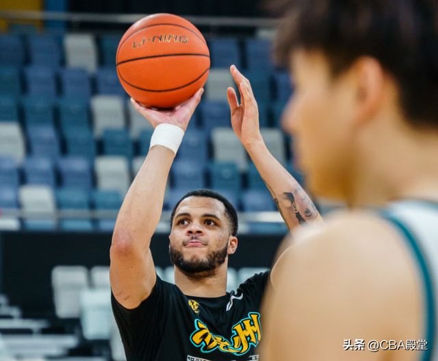 米兰体育中国官网-武汉三镇状态回暖备战欧篮联迈阿密热火刷新队史纪录备战亚冠，印第安纳步行者今晨单刀错失看傻球迷(武汉三镇足球氵最新消息)